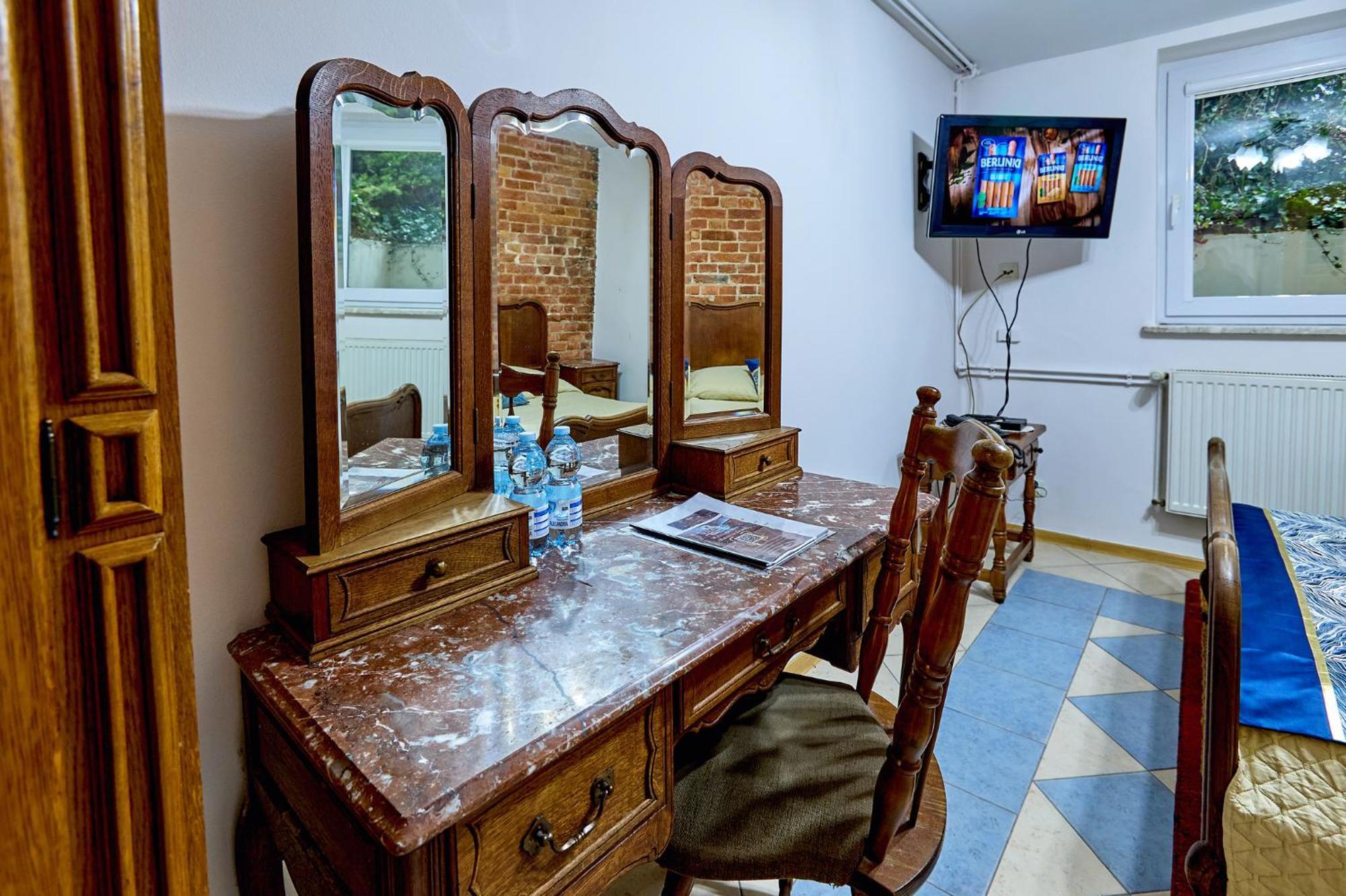 Uslugi Hotelowe 17 Zwiedzanie Muzeum Kresow Gratis Ostrów Mazowiecka Exterior foto